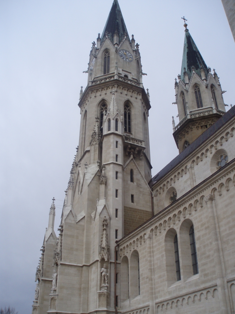 austria-klosterneuburg_church_spires