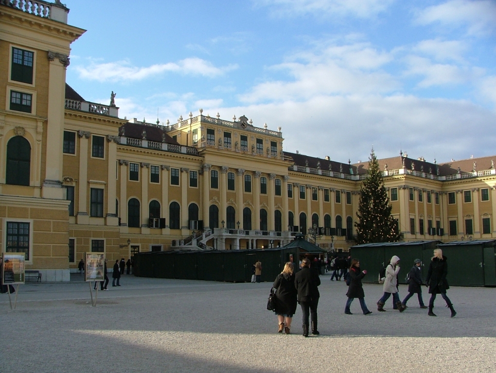 austria-schonbrunn_palace_centre