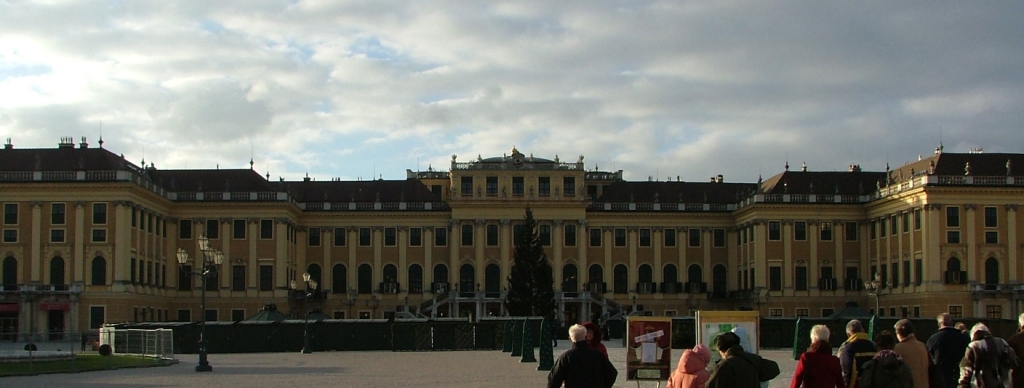 austria-schonbrunn_palace_front