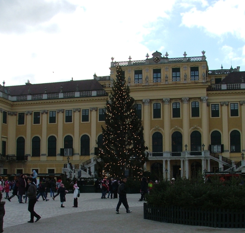 austria-vienna_xmas_tree