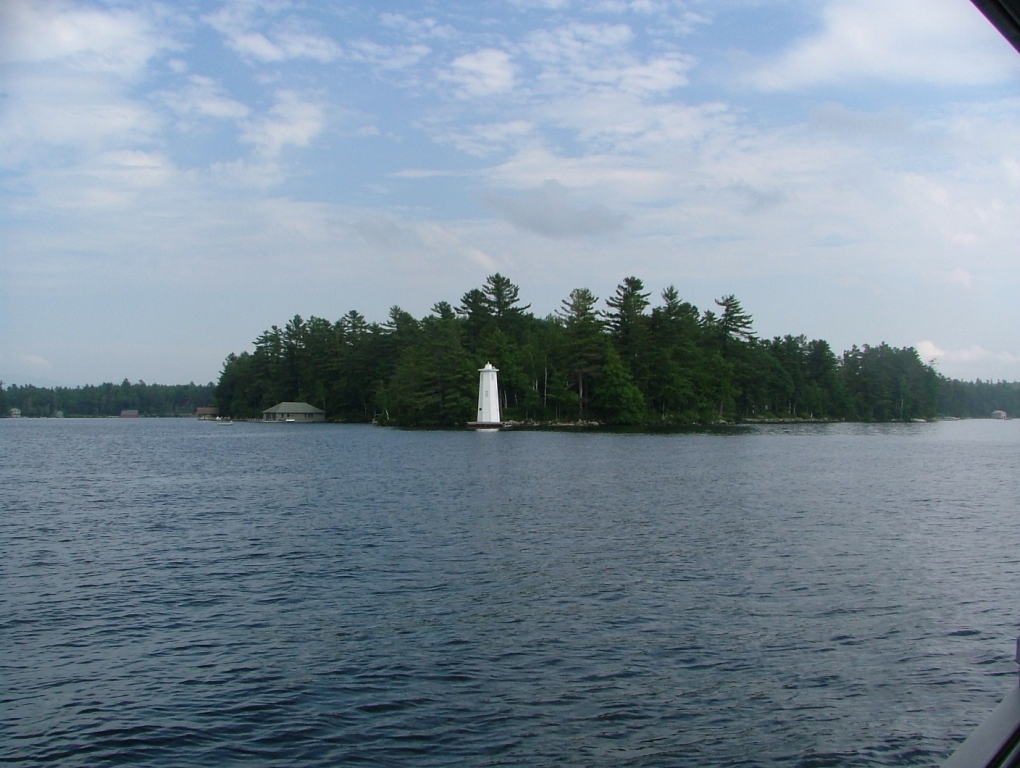 usa_june_2008_lake_sunapee_lighthouse